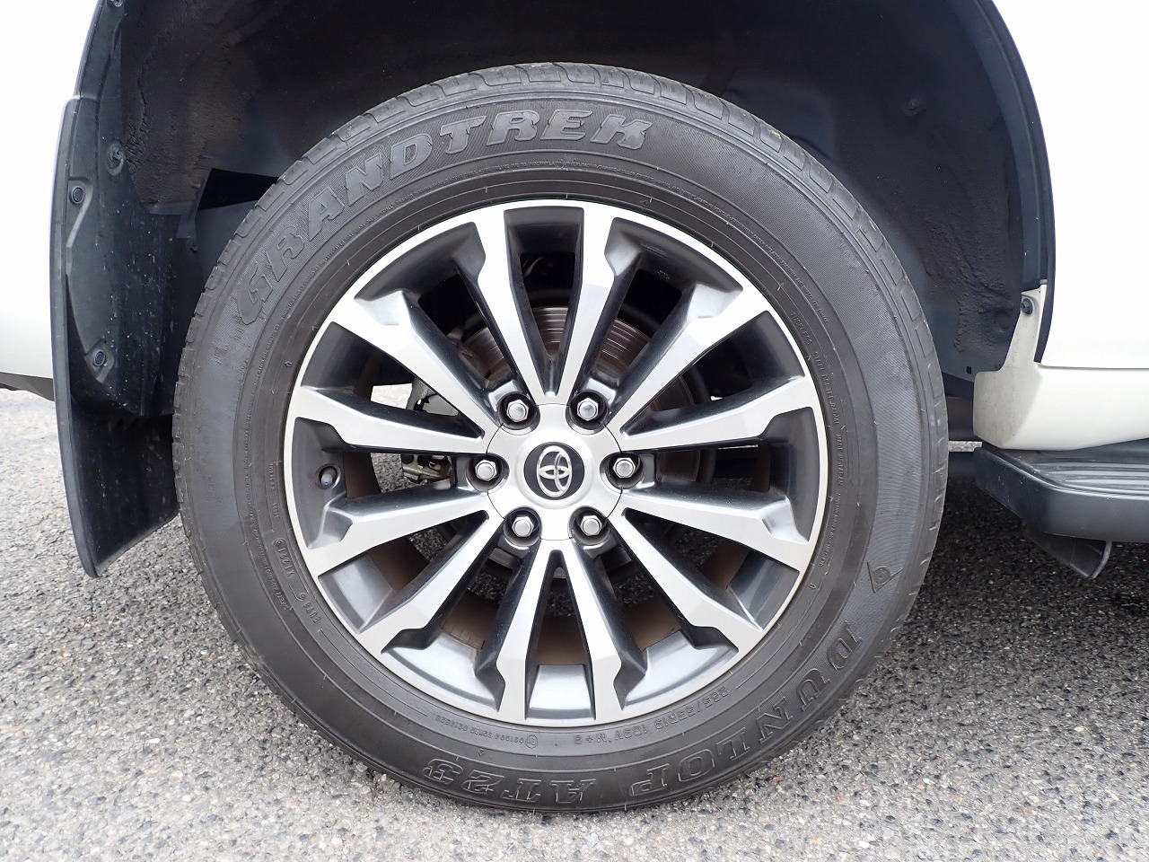 TOYOTA Land Cruiser Prado
