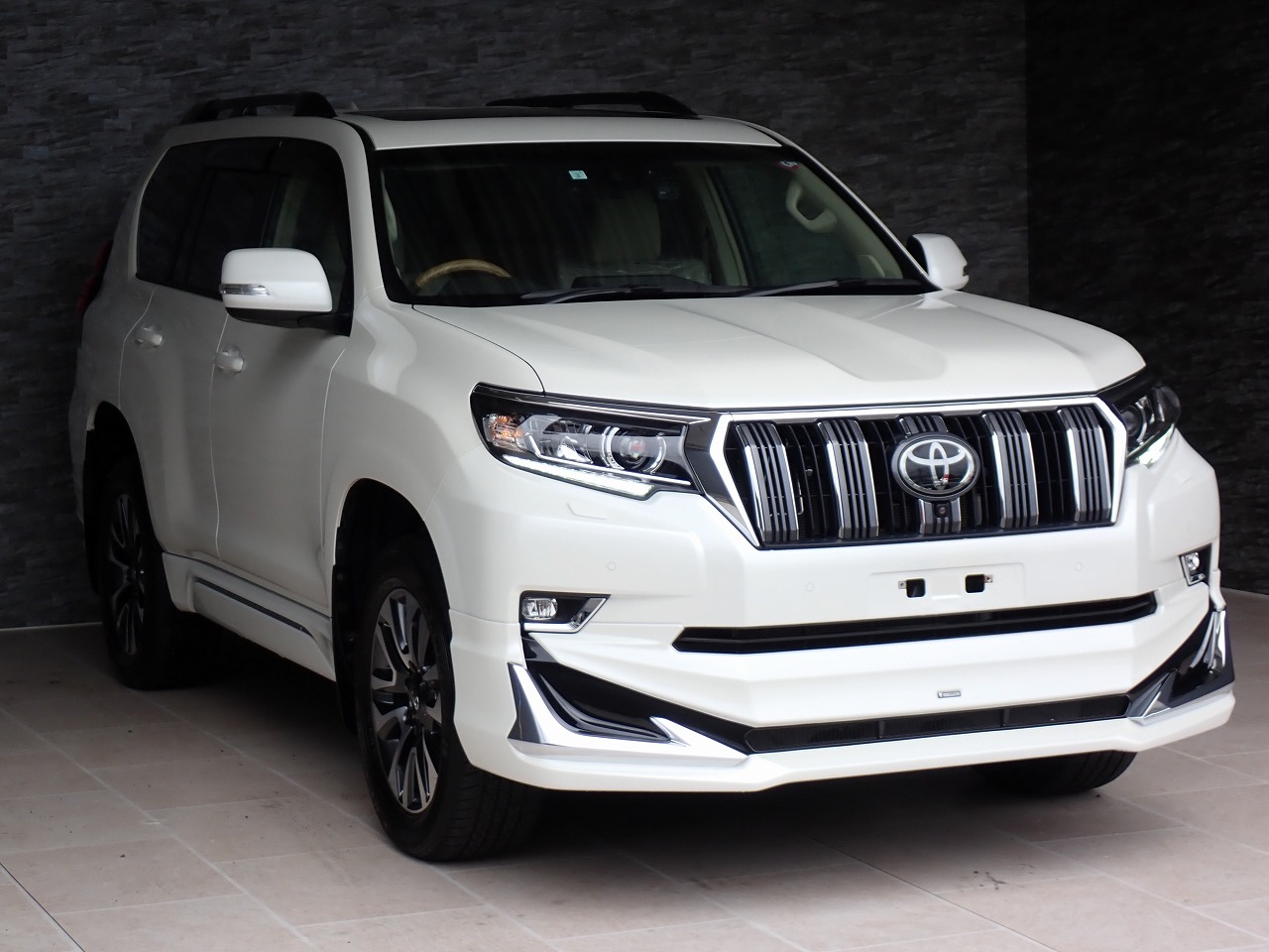 TOYOTA Land Cruiser Prado