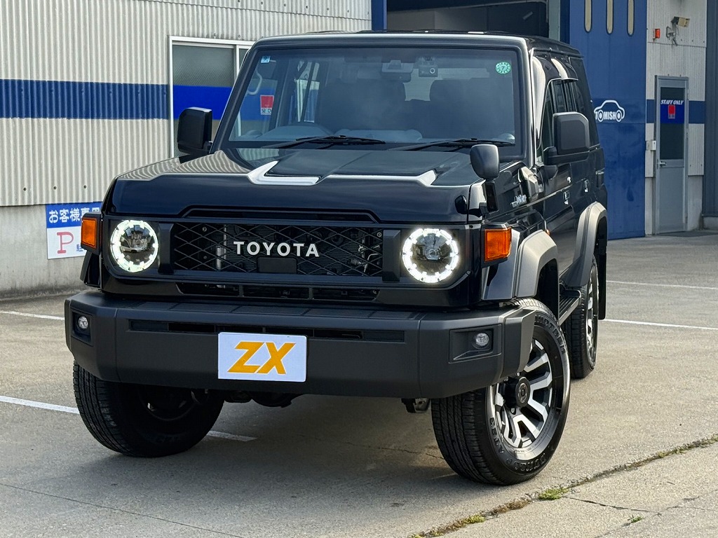 TOYOTA Land Cruiser 70