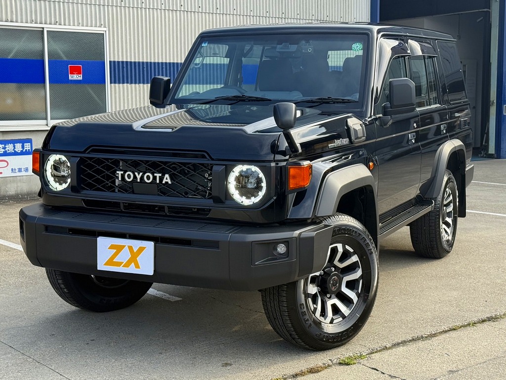 TOYOTA Land Cruiser 70