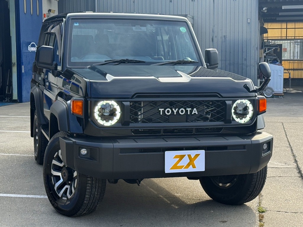TOYOTA Land Cruiser 70