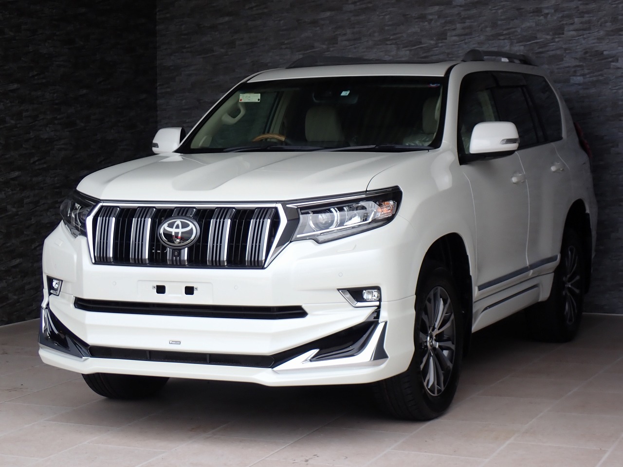 TOYOTA Land Cruiser Prado