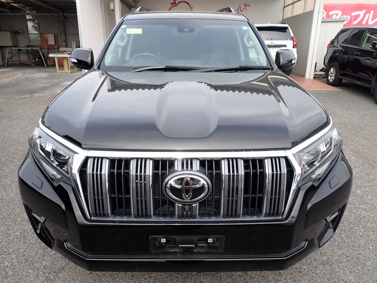 TOYOTA Land Cruiser Prado
