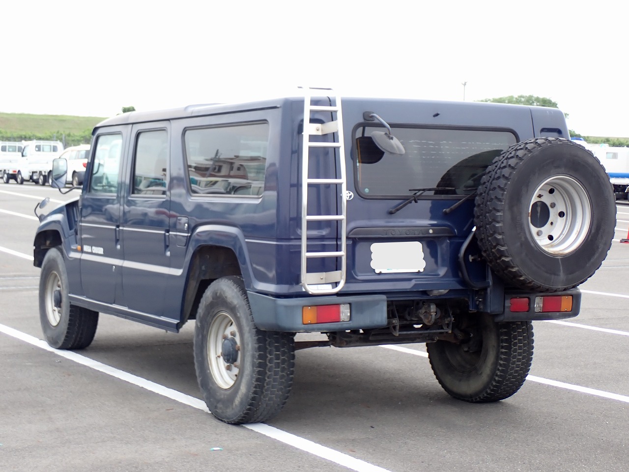 TOYOTA Megacruiser