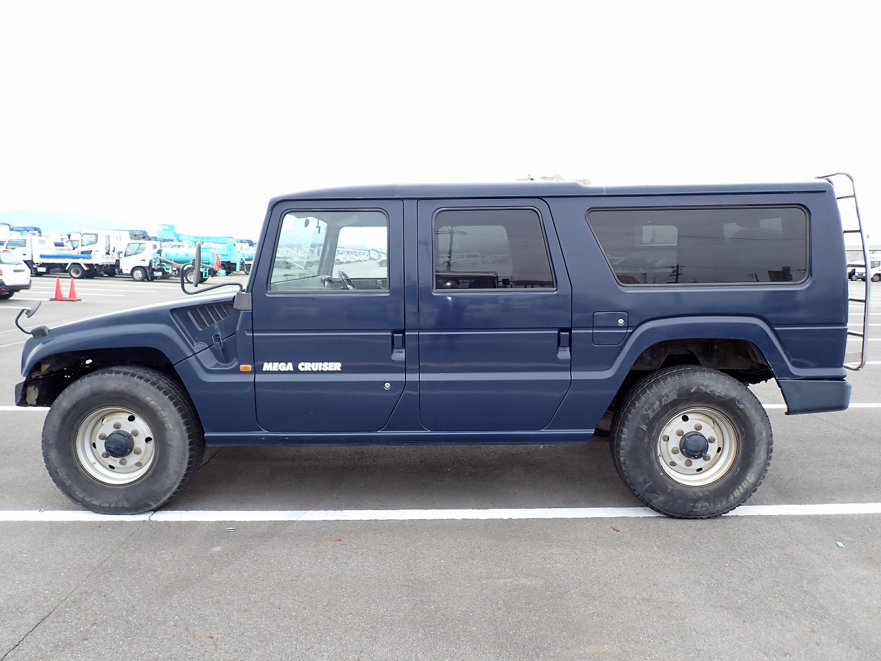 TOYOTA Megacruiser