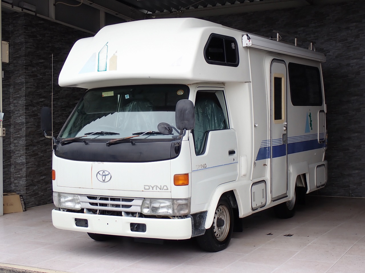 TOYOTA Dyna Truck