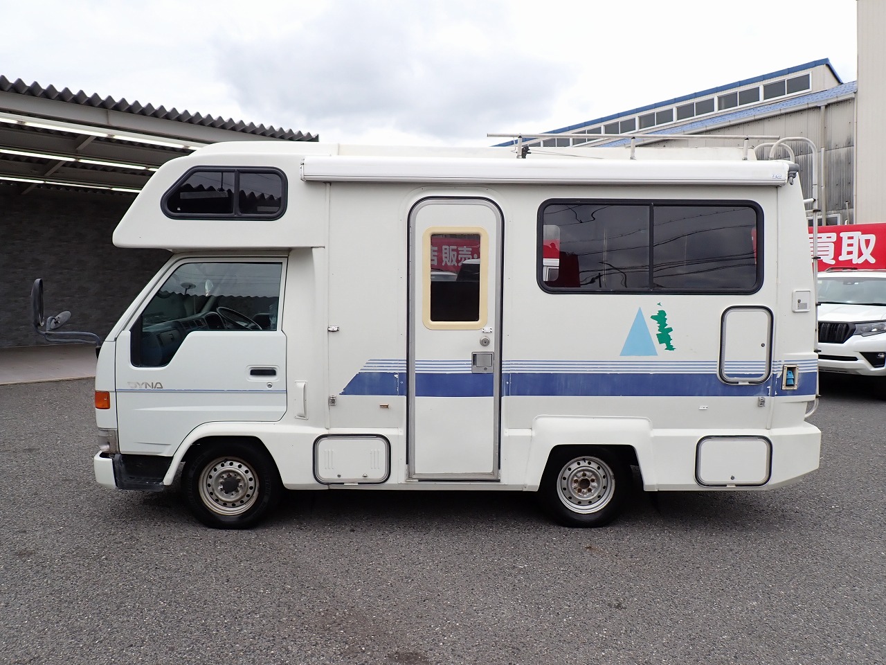 TOYOTA Dyna Truck