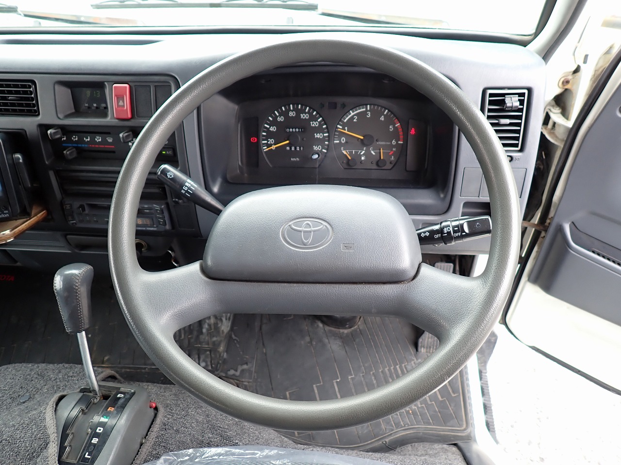 TOYOTA Dyna Truck