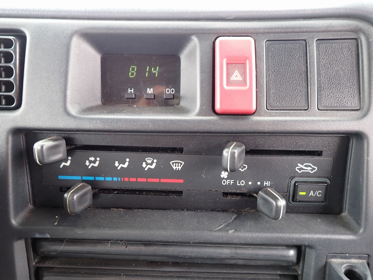 TOYOTA Dyna Truck