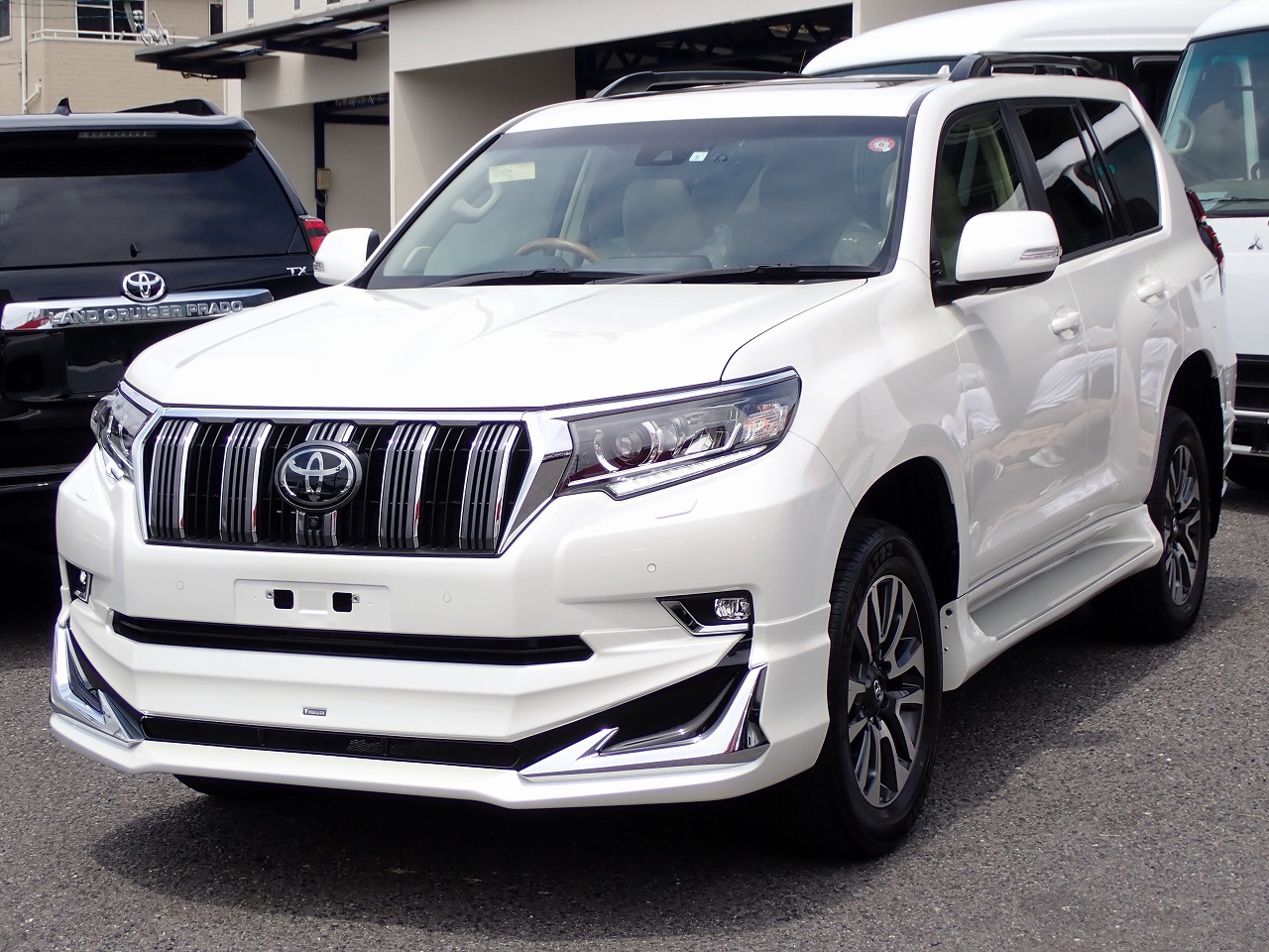 TOYOTA Land Cruiser Prado