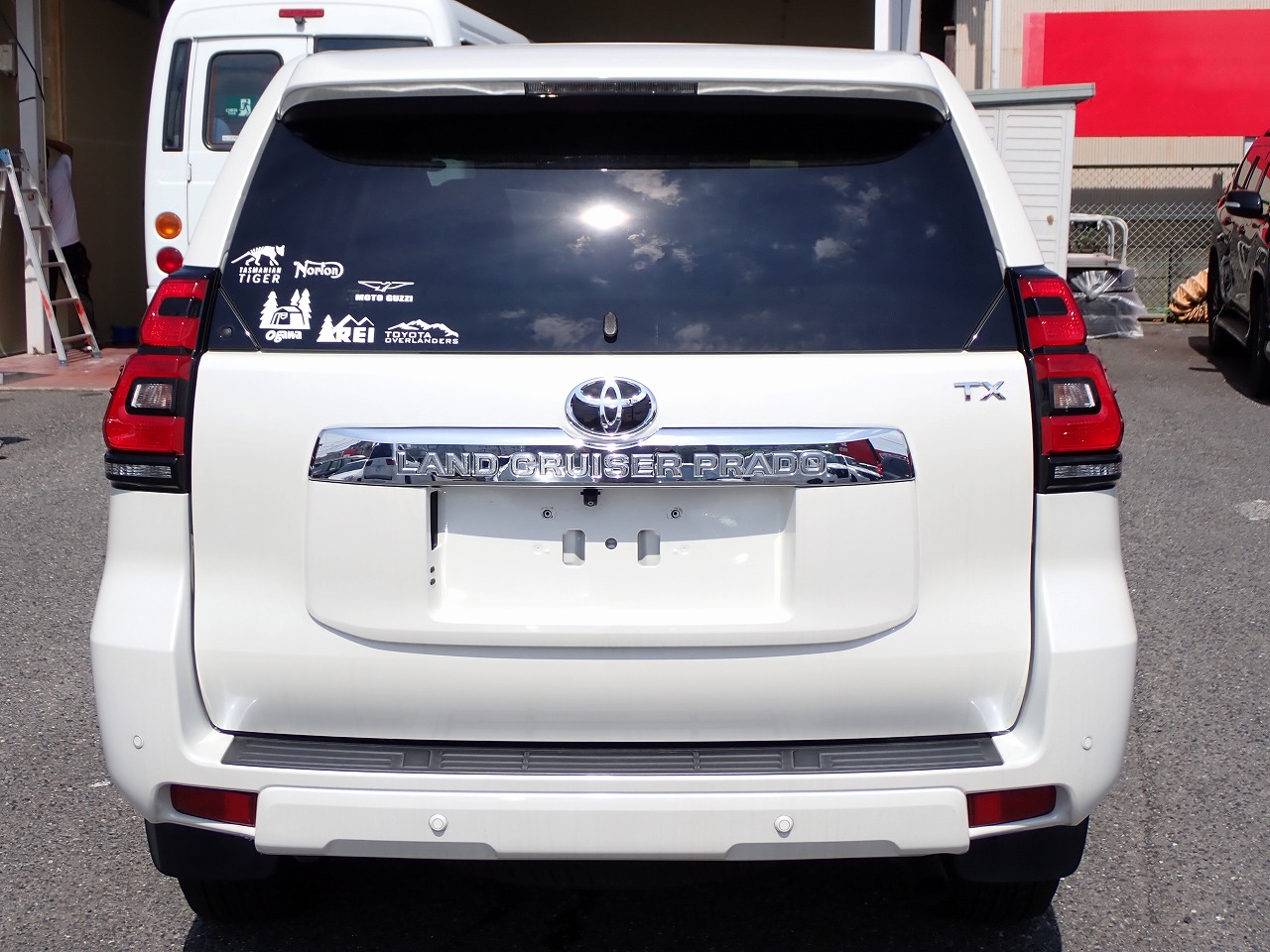 TOYOTA Land Cruiser Prado