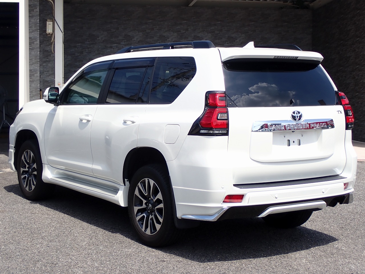 TOYOTA Land Cruiser Prado