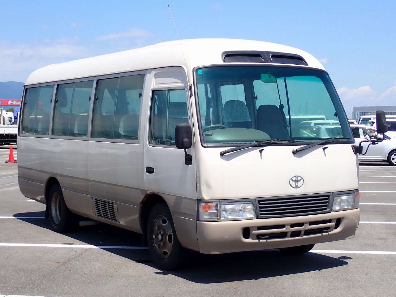 TOYOTA Coaster