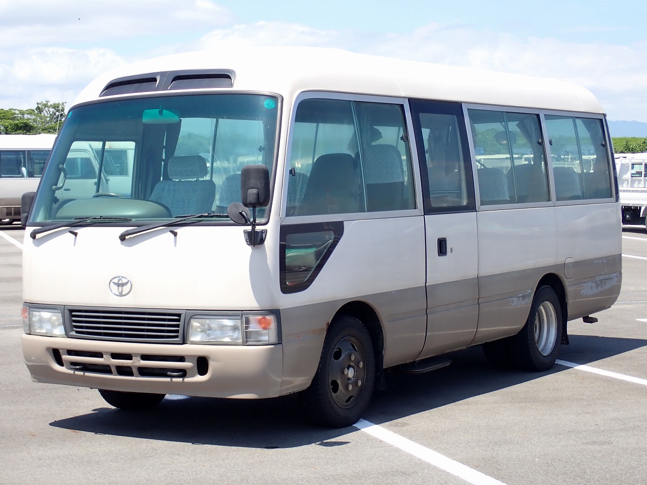 TOYOTA Coaster