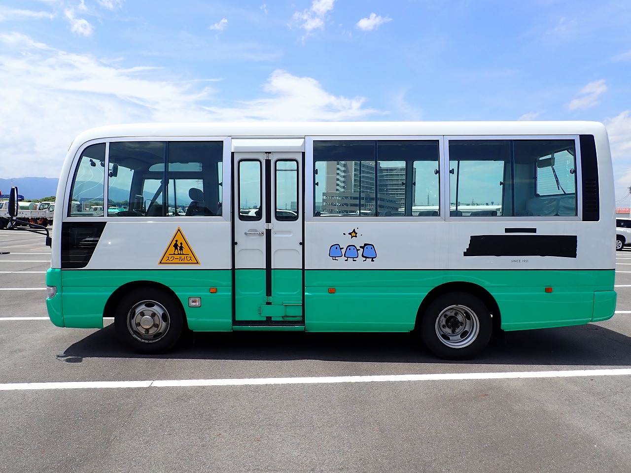 NISSAN Caravan Bus