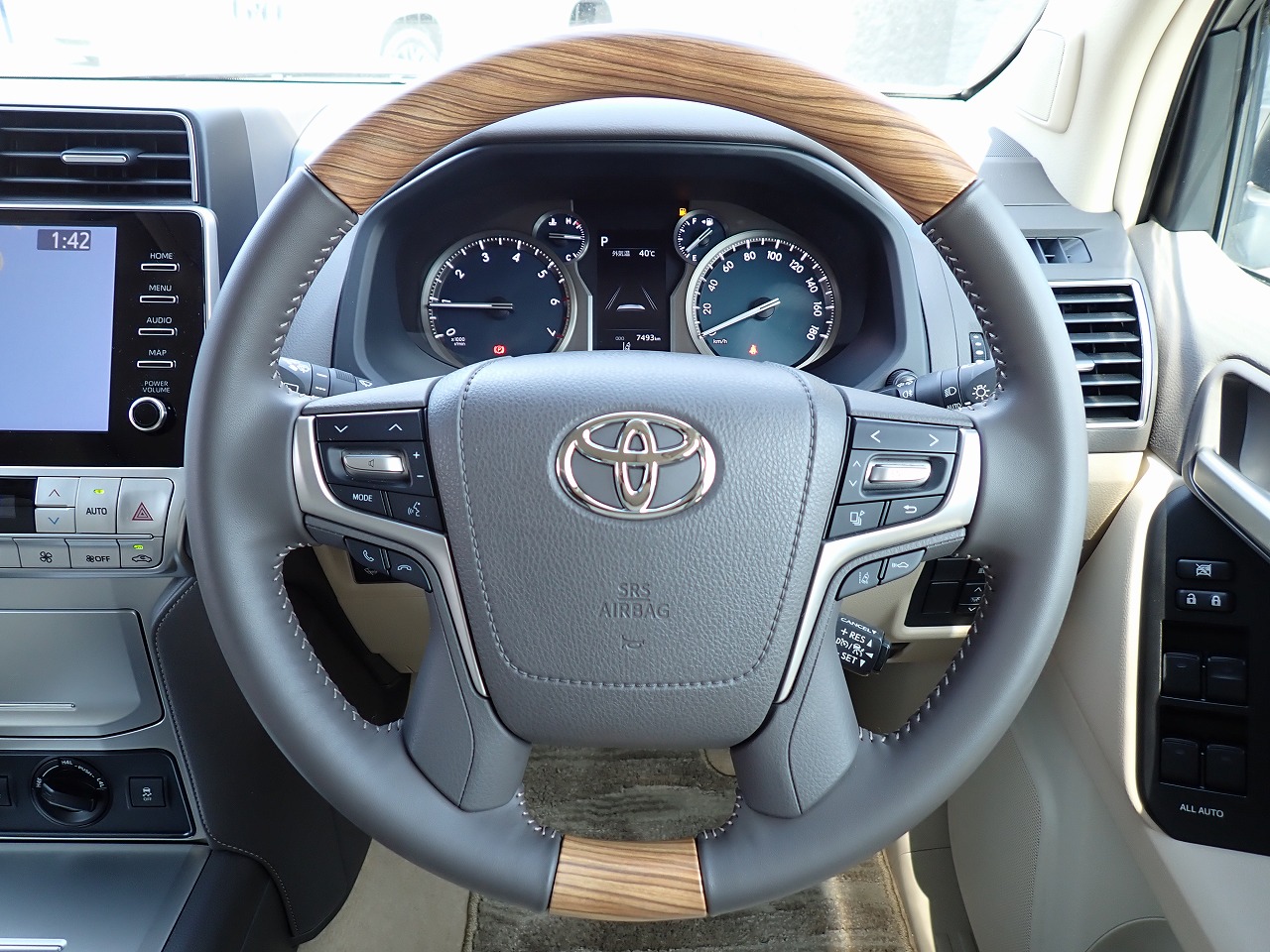 TOYOTA Land Cruiser Prado