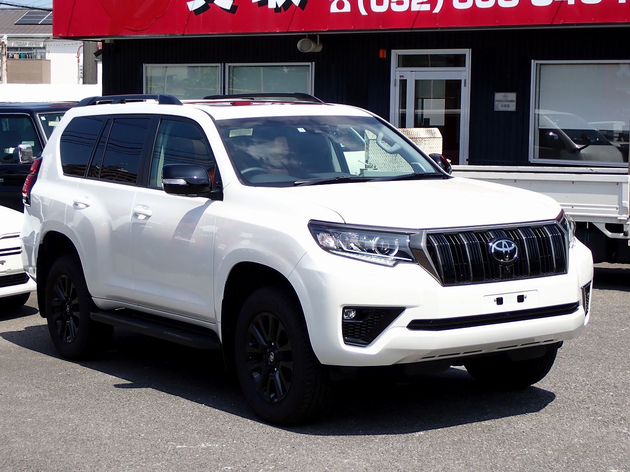 TOYOTA Land Cruiser Prado