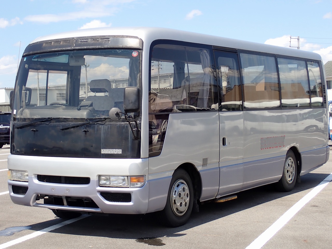 NISSAN Caravan Bus
