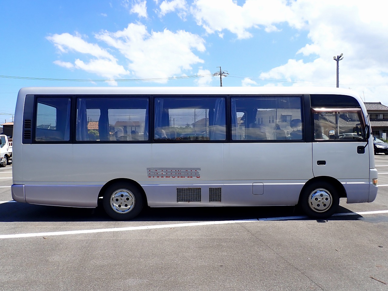 NISSAN Caravan Bus