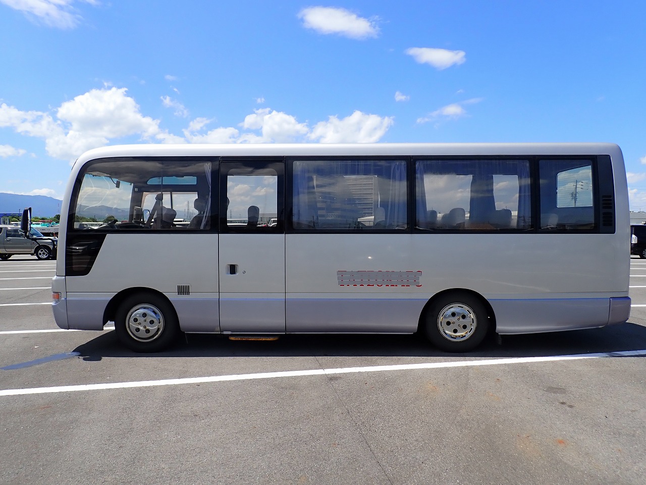 NISSAN Caravan Bus