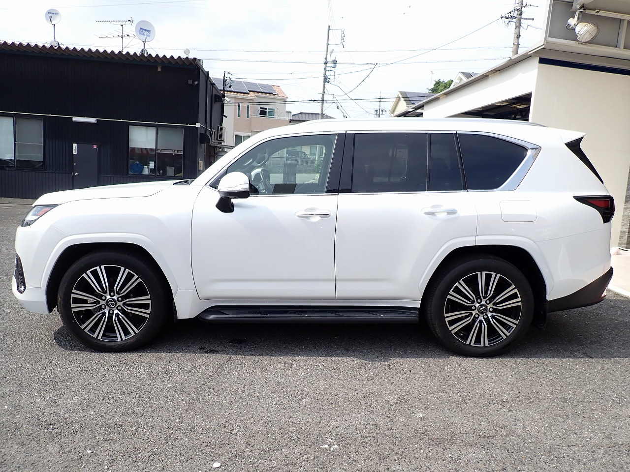 LEXUS LX