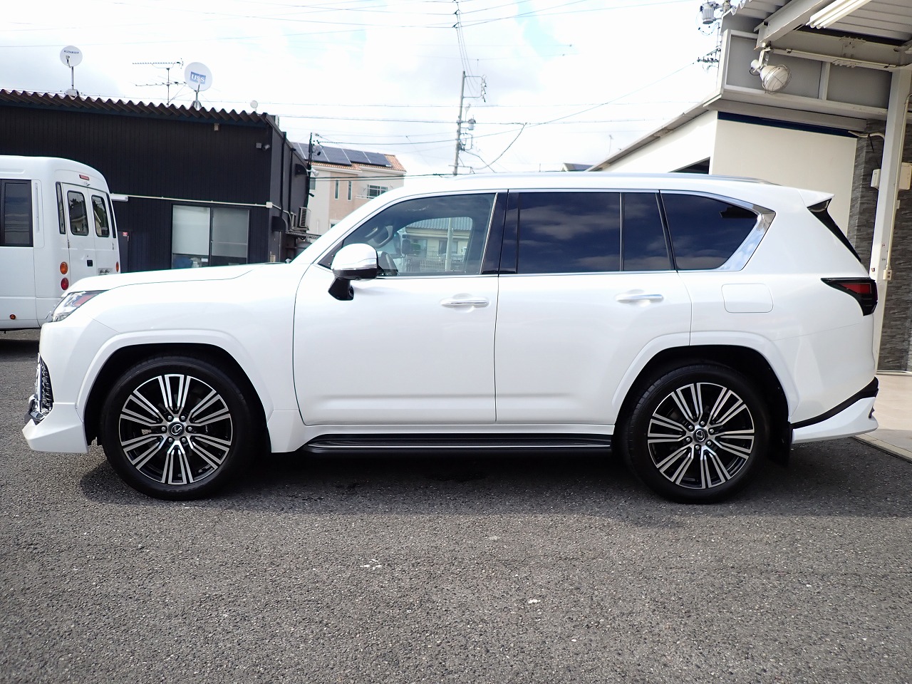 LEXUS LX