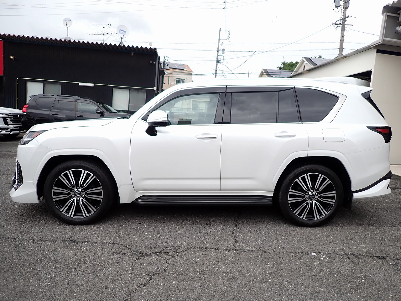 LEXUS LX