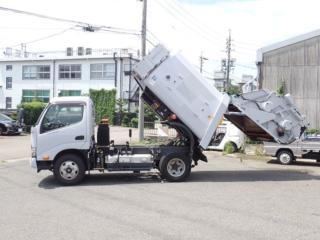 HINO Dutro