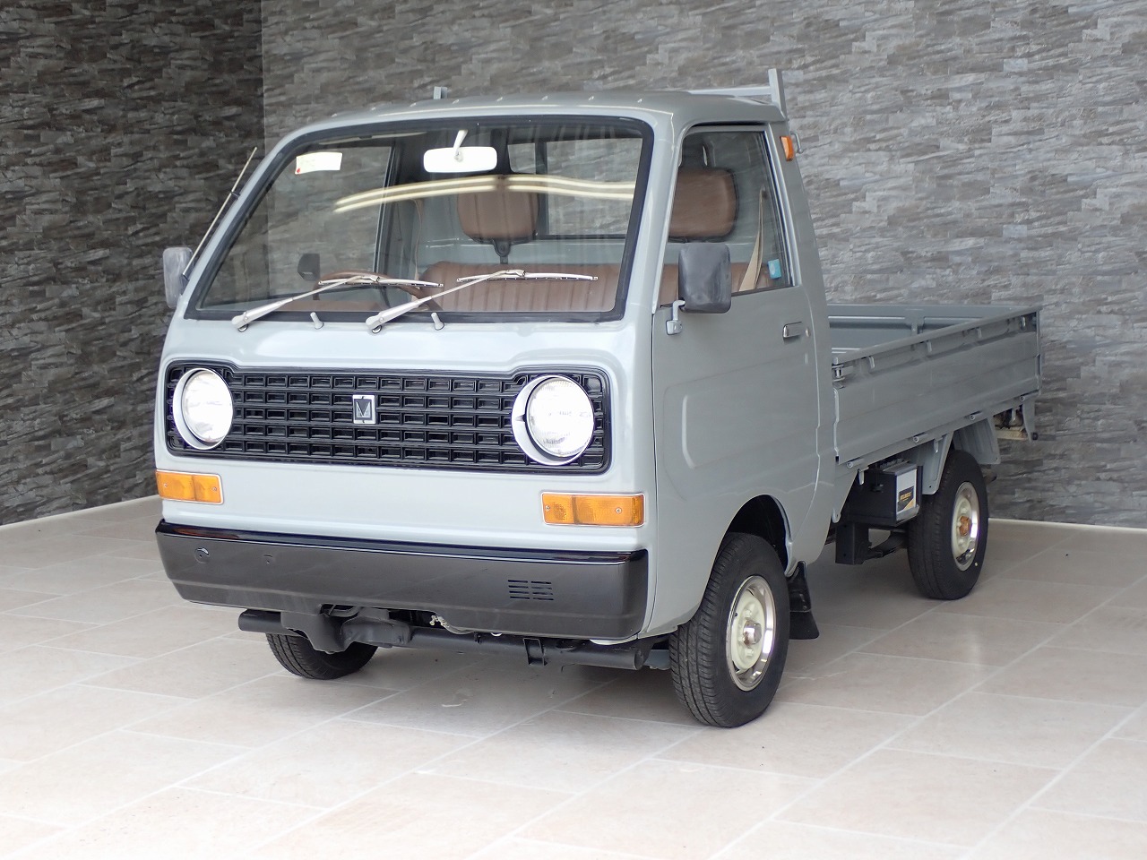 MITSUBISHI Minicab Truck