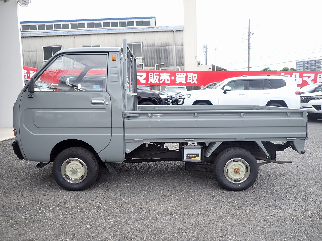 MITSUBISHI Minicab Truck