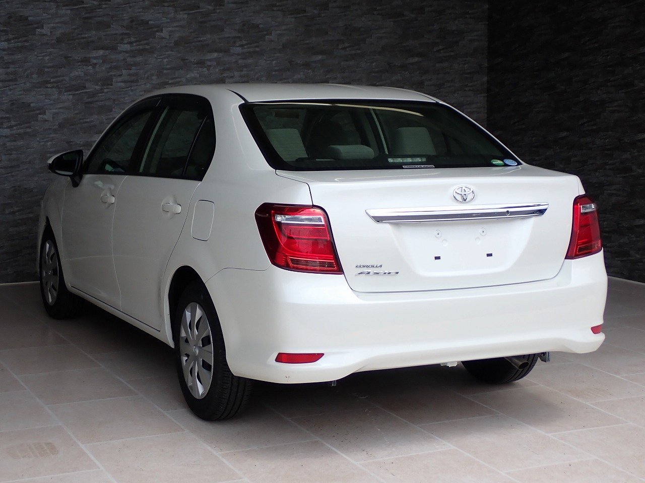 TOYOTA Corolla Axio