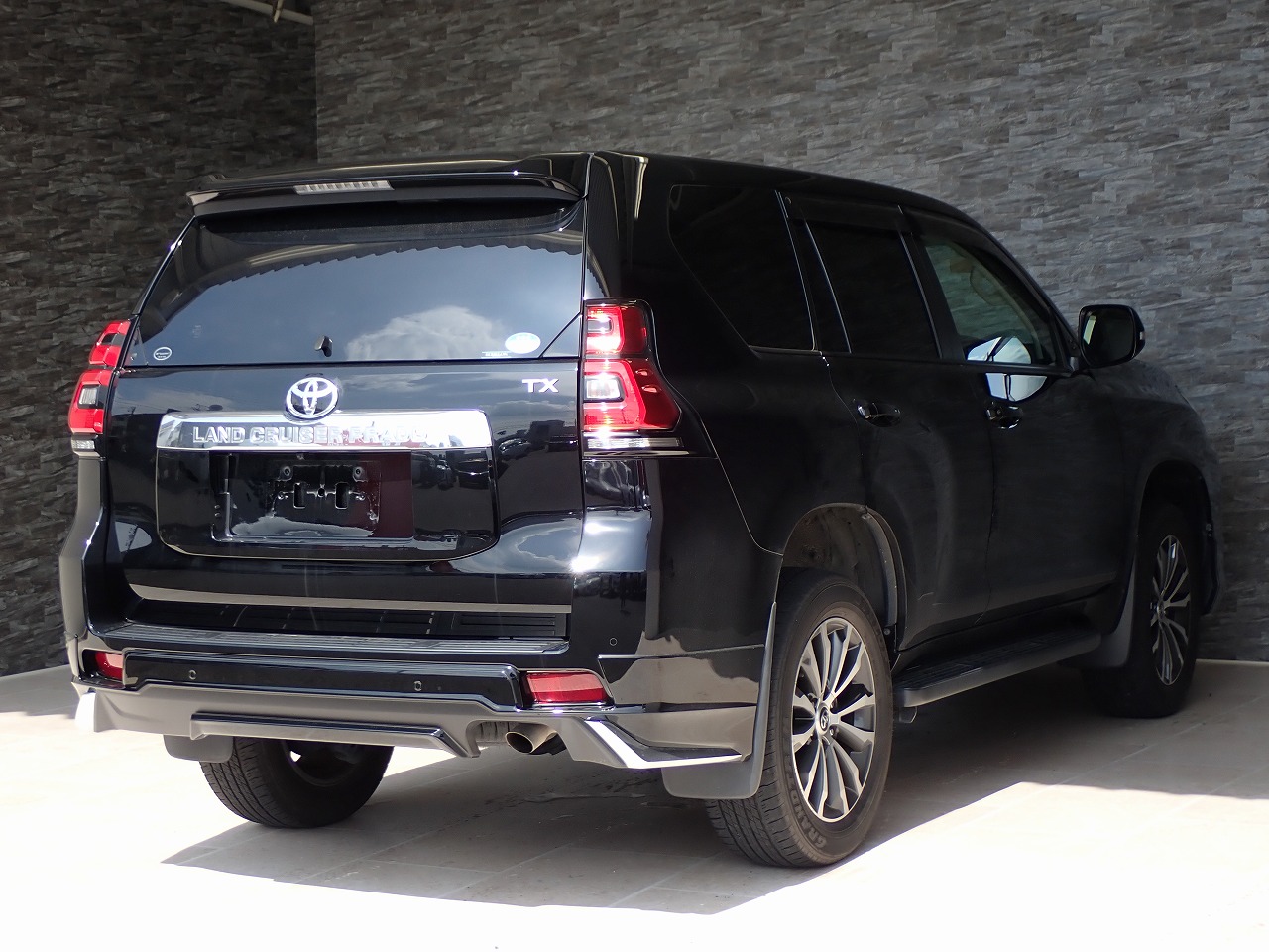TOYOTA Land Cruiser Prado