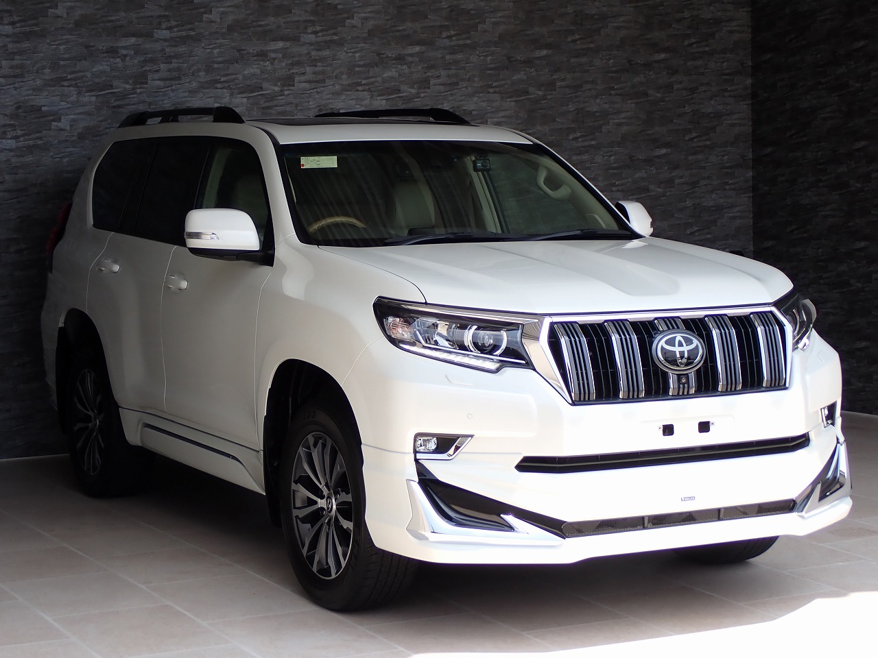 TOYOTA Land Cruiser Prado