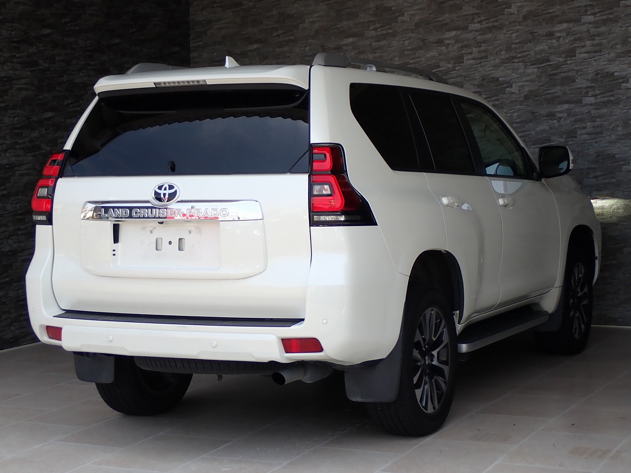 TOYOTA Land Cruiser Prado