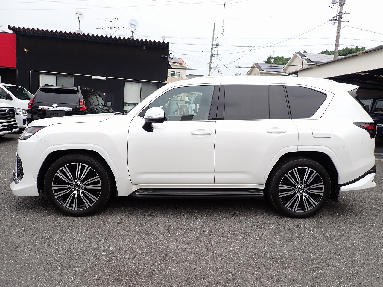 LEXUS LX