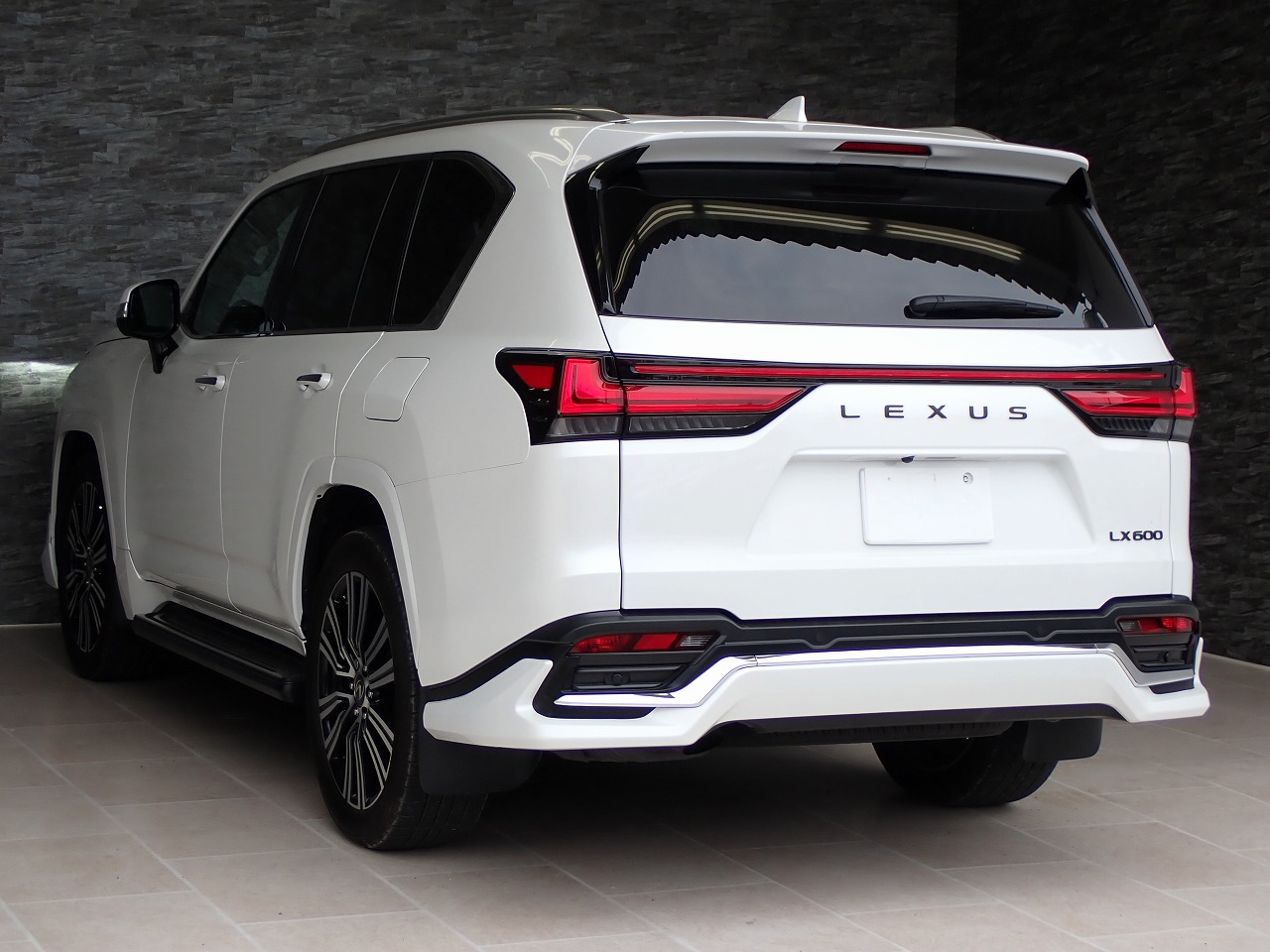 LEXUS LX