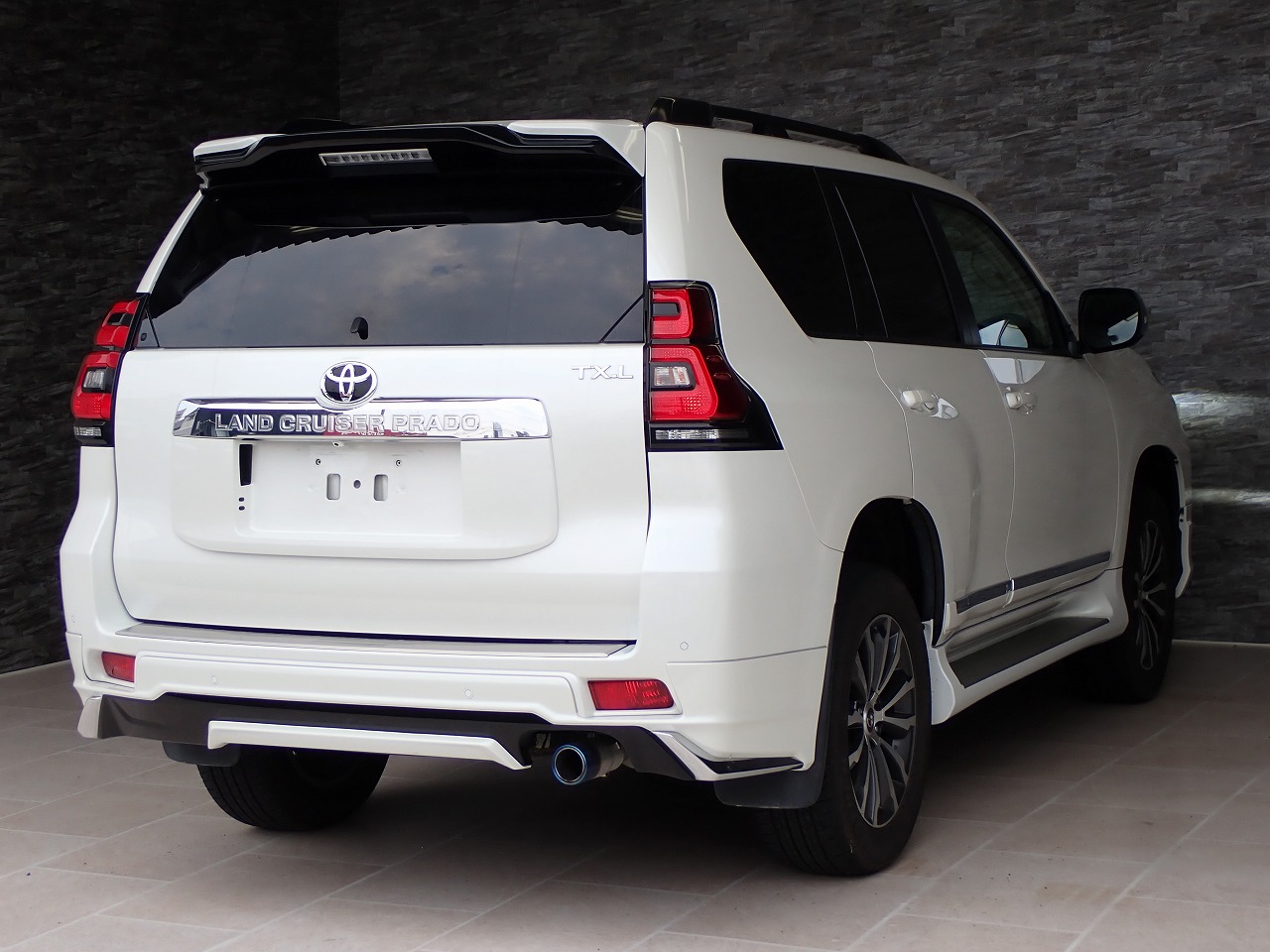 TOYOTA Land Cruiser Prado