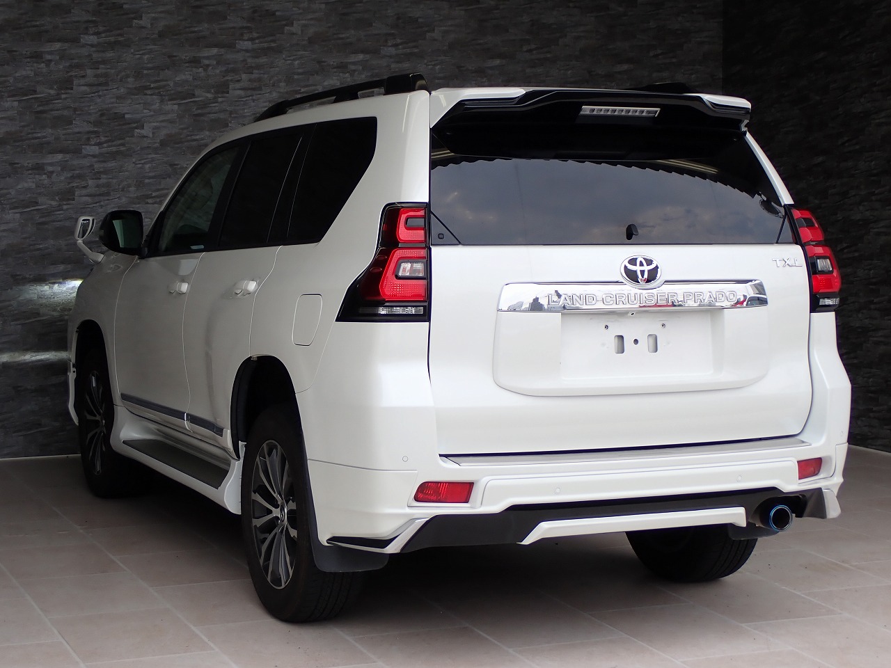 TOYOTA Land Cruiser Prado