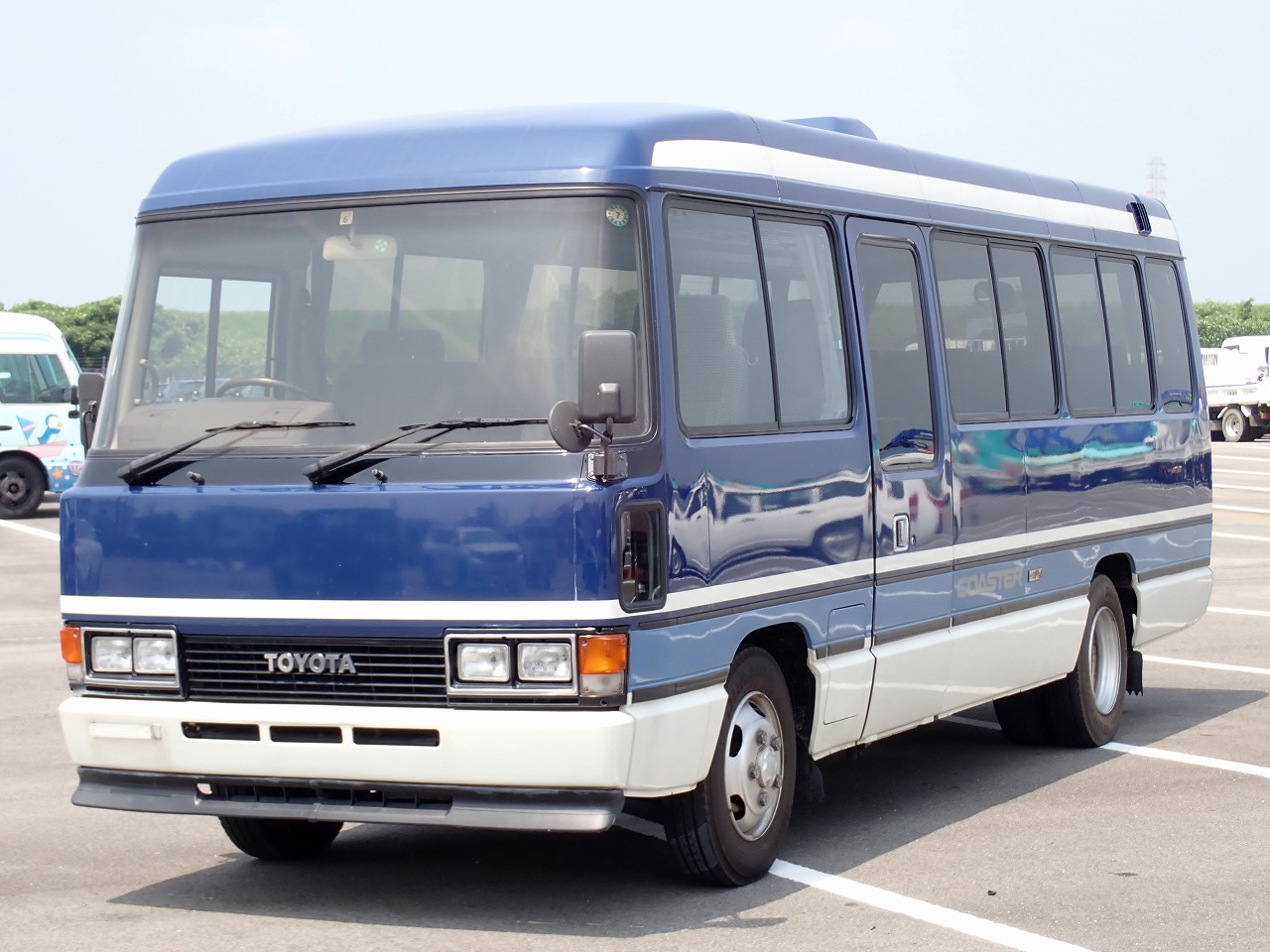 TOYOTA Coaster