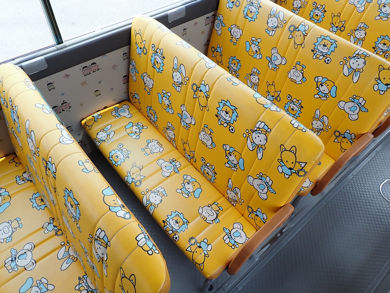 TOYOTA Coaster