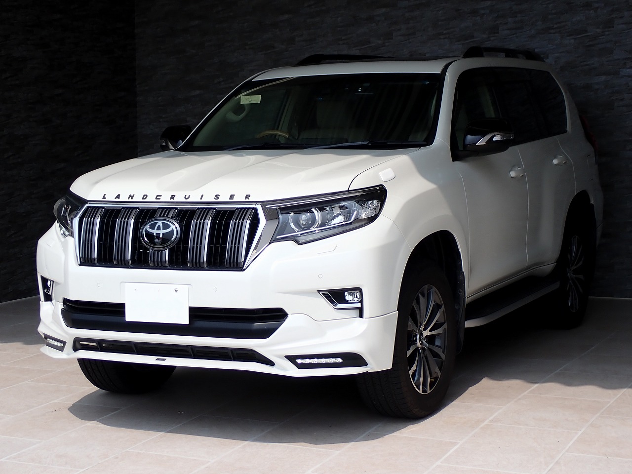TOYOTA Land Cruiser Prado