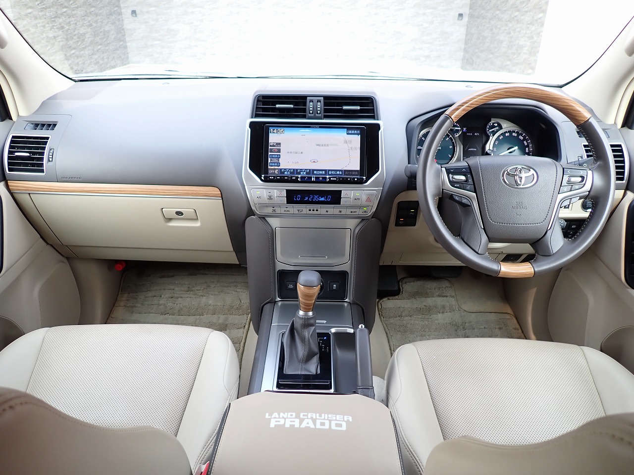 TOYOTA Land Cruiser Prado