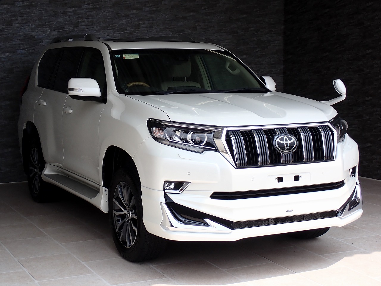 TOYOTA Land Cruiser Prado