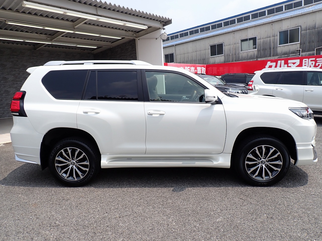 TOYOTA Land Cruiser Prado