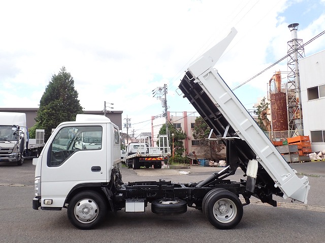 ISUZU Elf Truck