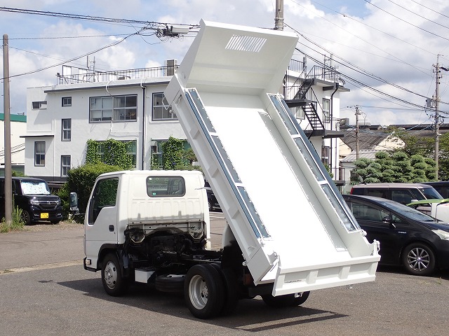 ISUZU Elf Truck