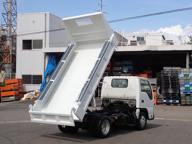 ISUZU Elf Truck