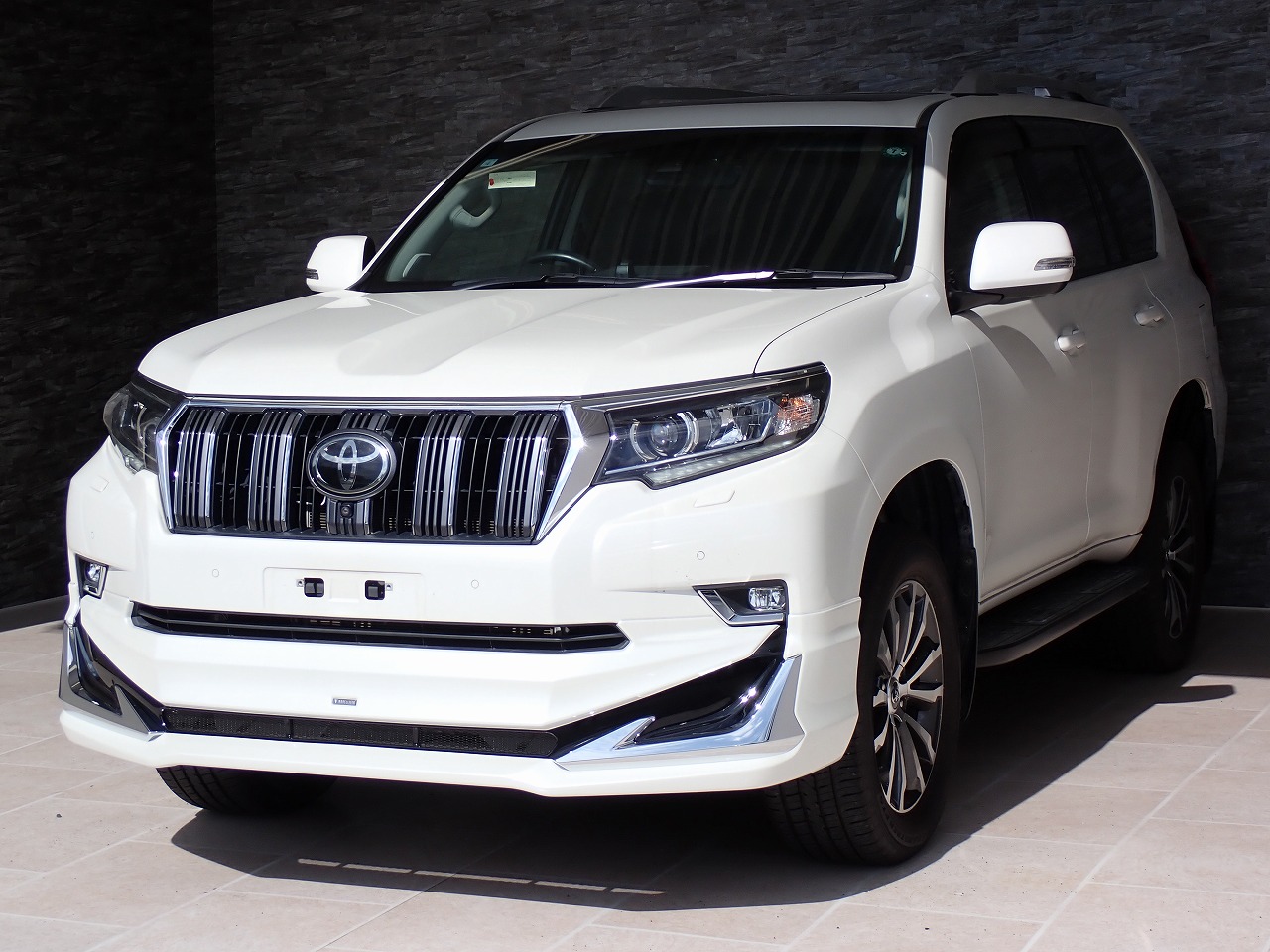 TOYOTA Land Cruiser Prado