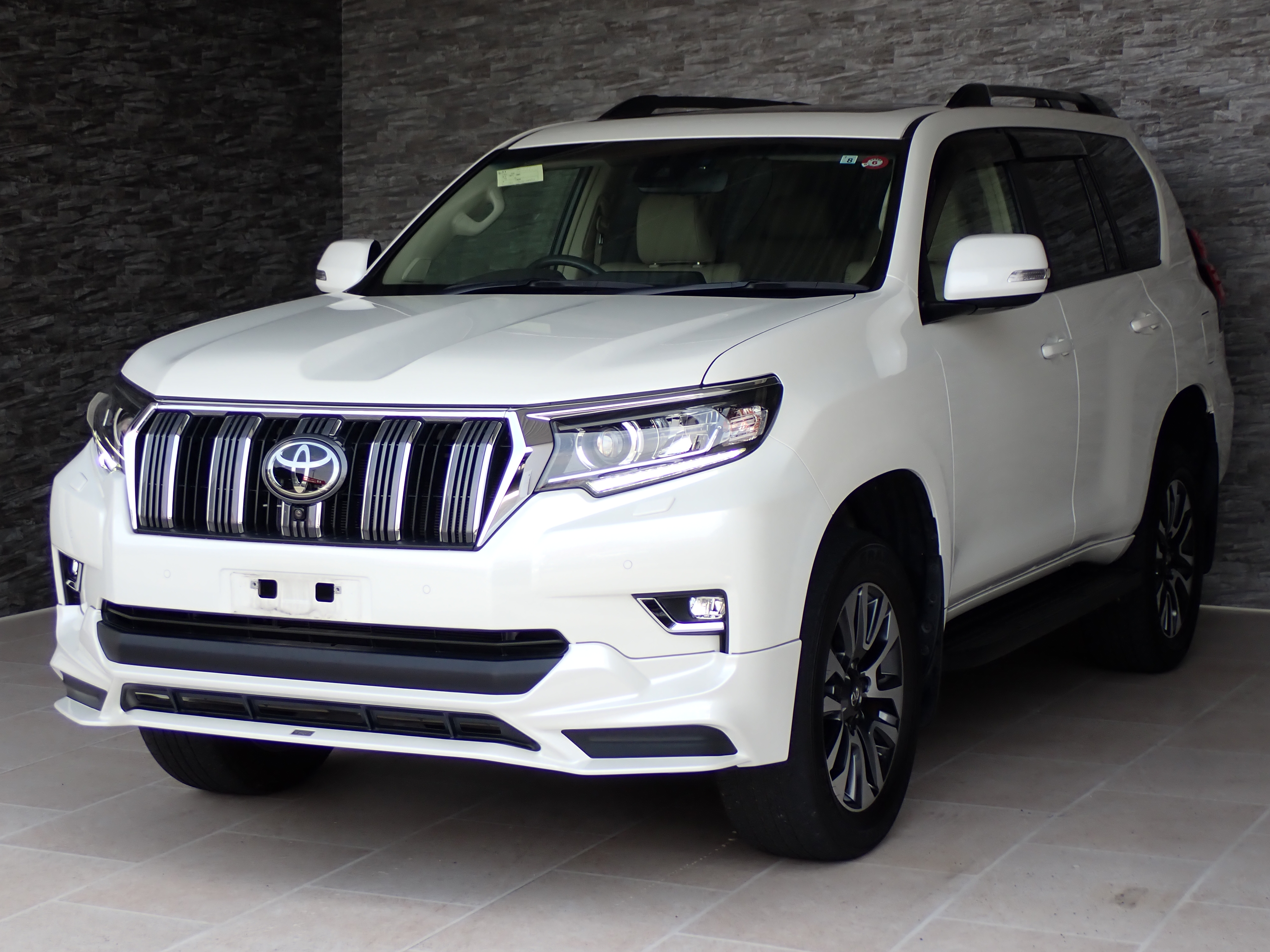 TOYOTA Land Cruiser Prado