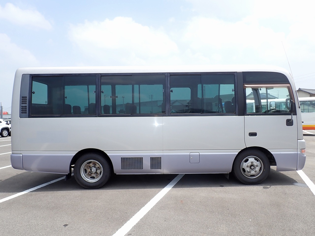 NISSAN Civilian Bus